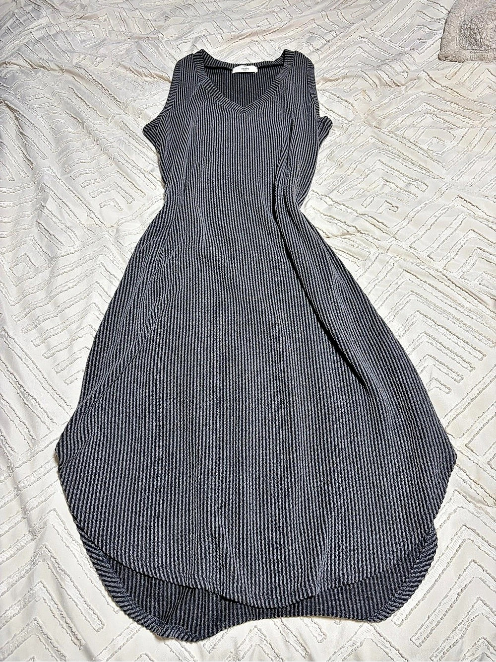 entro Ribbed Striped Midi Dress in Black & Gray Size Small